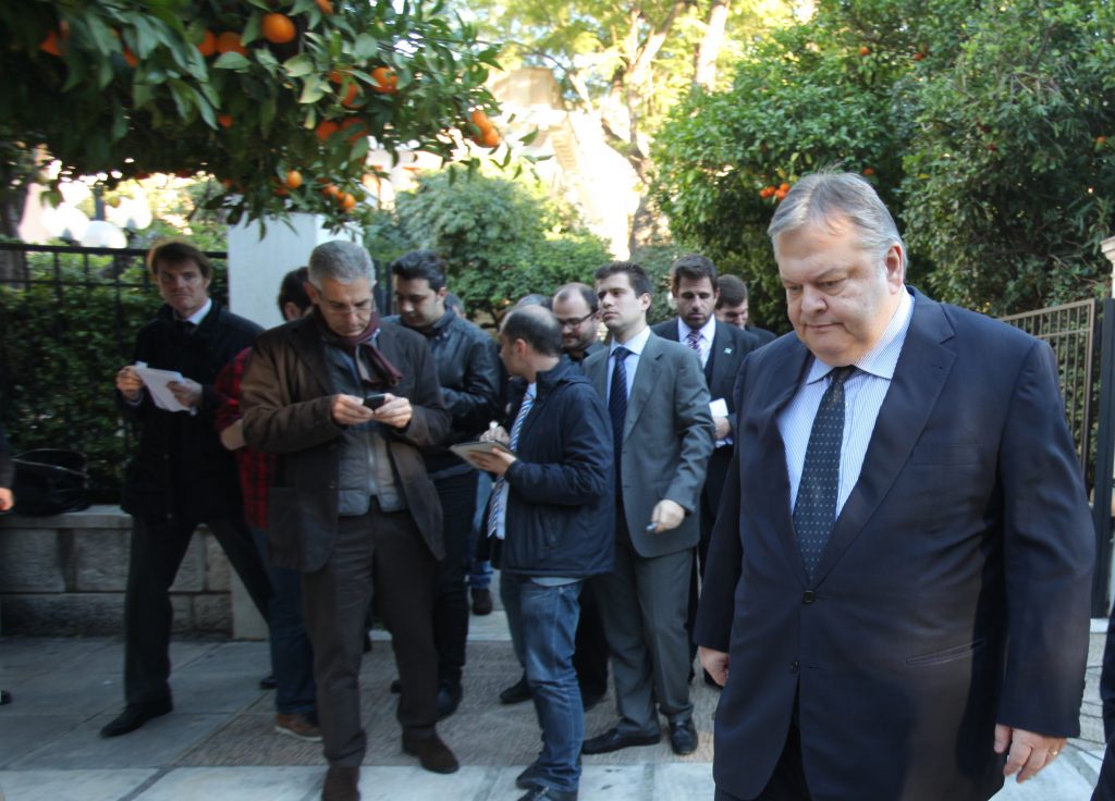 Καρφιά Βενιζέλου σε Ποτάμι και ΣΥΡΙΖΑ με τελικό αποδέκτη τον Γ. Παπανδρέου