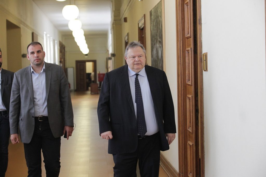 Βενιζέλος για δημοψήφισμα: Παραβίαση του Συντάγματος