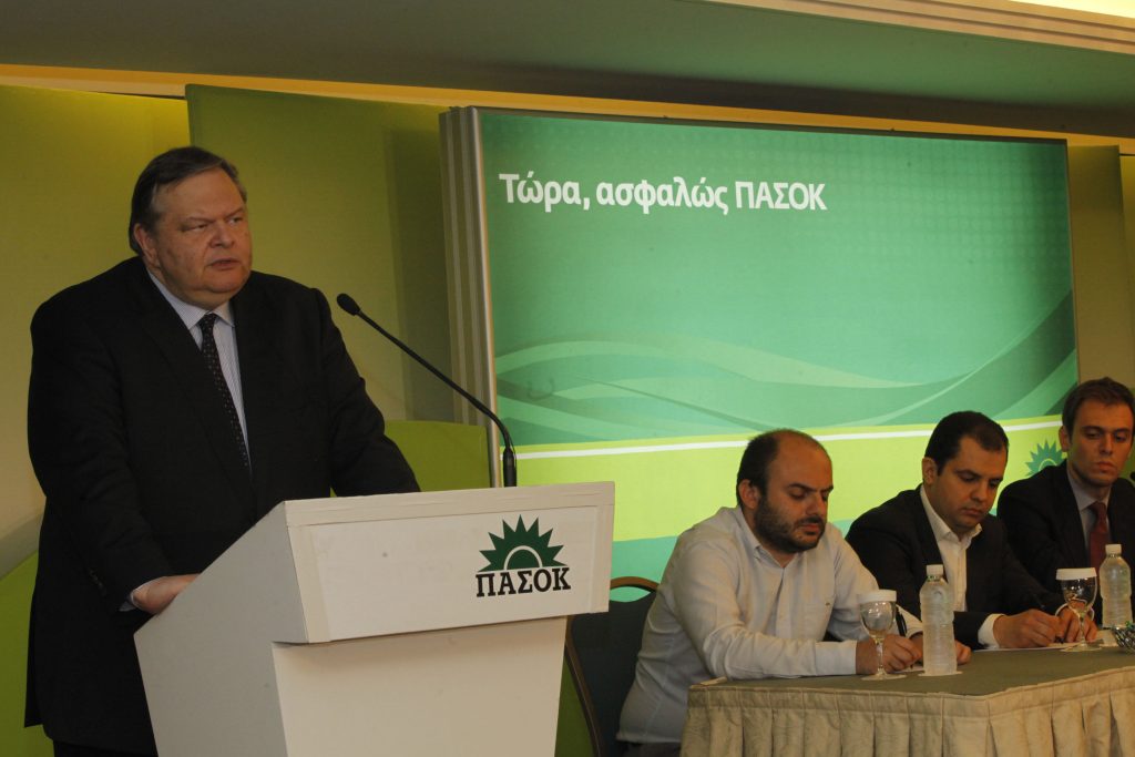 Στροφή Βενιζέλου για τη συμμετοχή του ΠΑΣΟΚ σε κυβέρνηση συνεργασίας