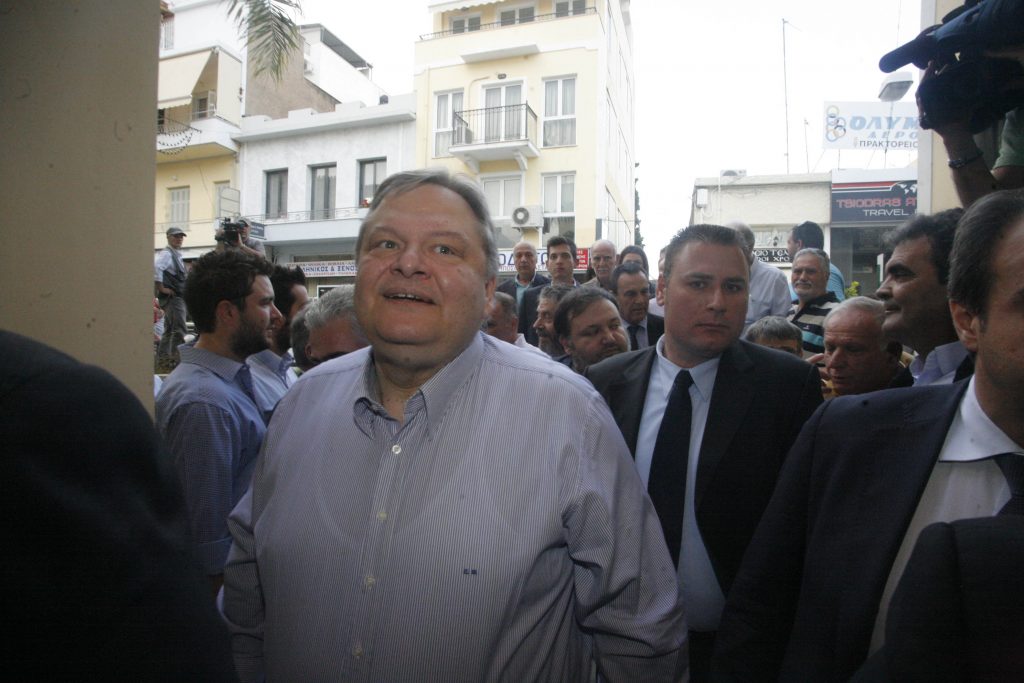 Άλλες έξι νέες θέσεις του κόμματος παρουσίασε ο Ε. Βενιζέλος