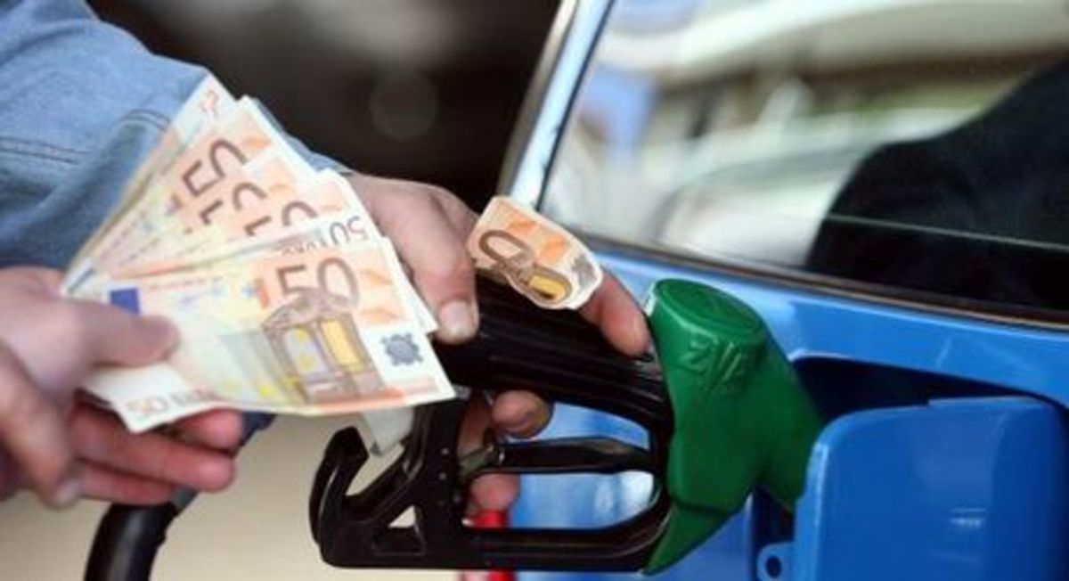 Πληρώνουμε μία από τις ακριβότερες τιμές βενζίνης παγκοσμίως