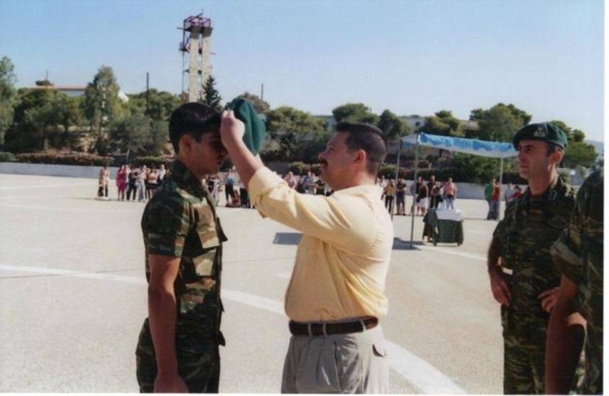 Πράσινος μπερές – όταν οι πολίτες το σέβονται περισσότερο από τους στρατιωτικούς