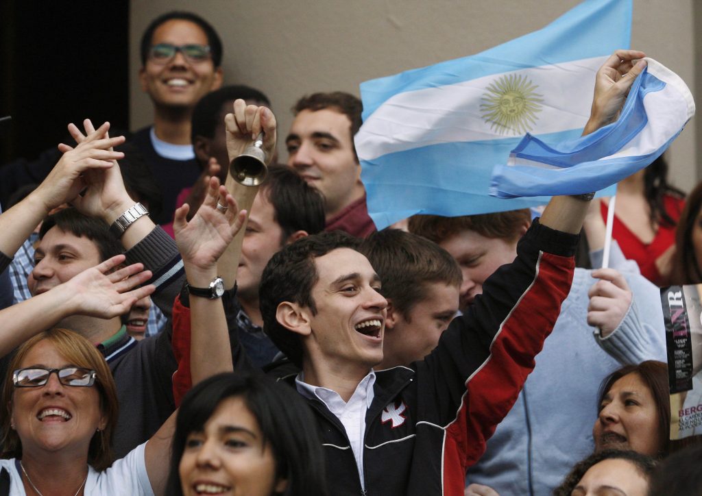 Αργεντινή: Έξαλλοι πανηγυρισμοί για τον Πάπα Φραγκίσκο (ΦΩΤΟ, VIDEO)