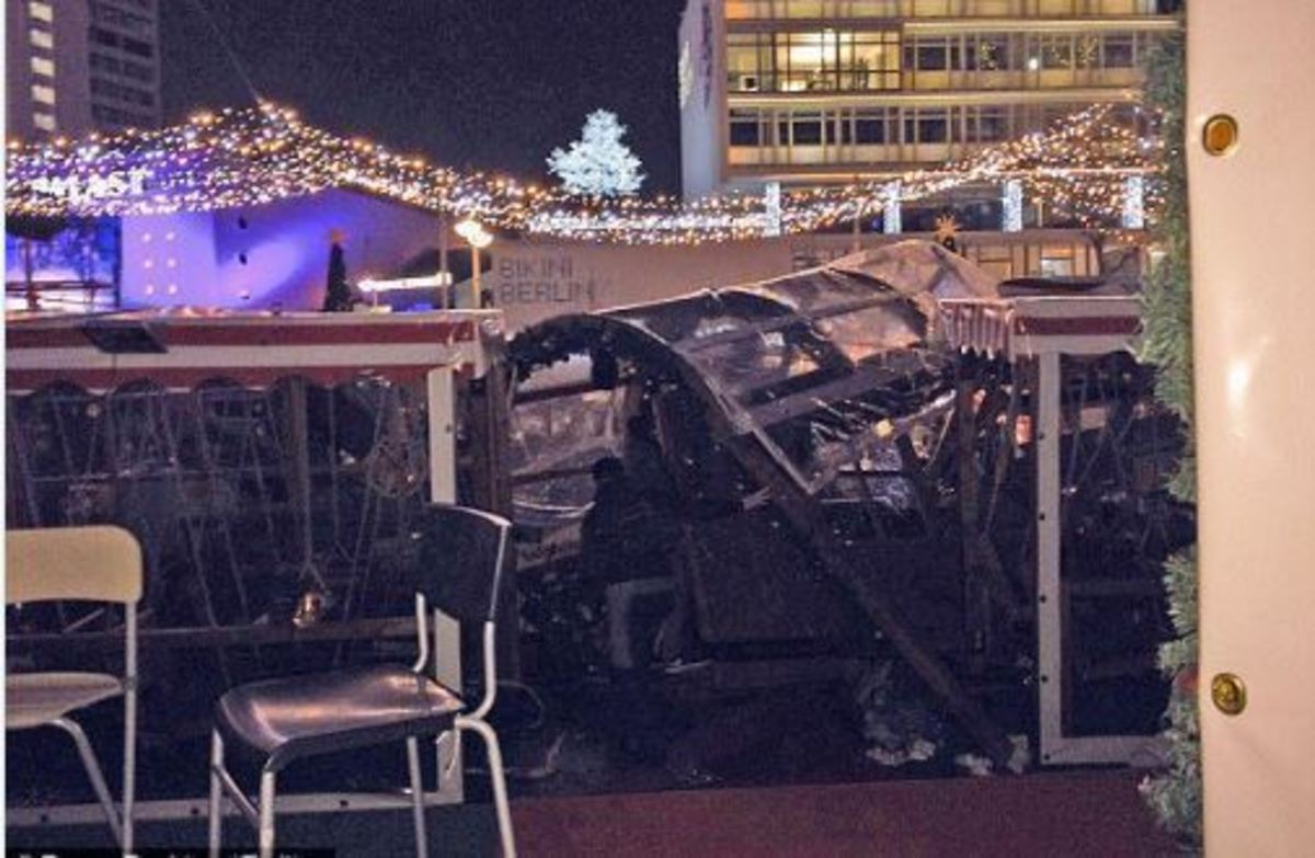 Τρομοκρατική επίθεση σε χριστουγεννιάτικη αγορά στο Βερολίνο! 9 νεκροί, 50 τραυματίες