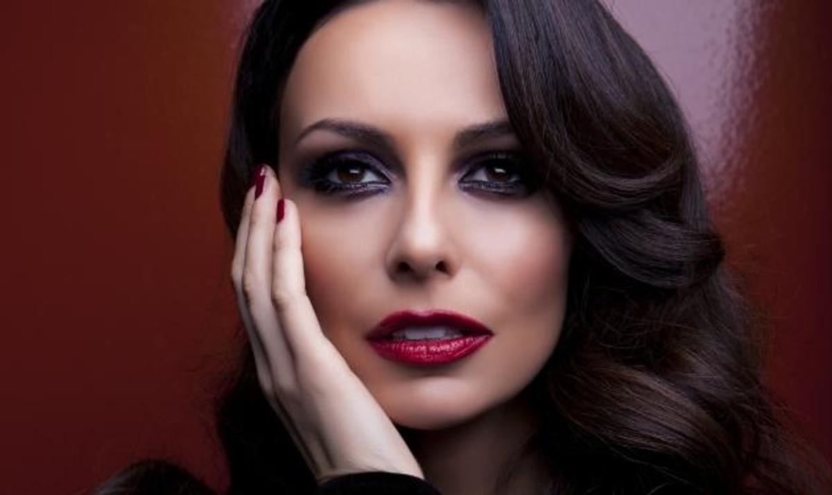 Η Μ. Μαγγίρα διαψεύδει στο TLIFE τις φήμες που την θέλουν να είναι έγκυος!