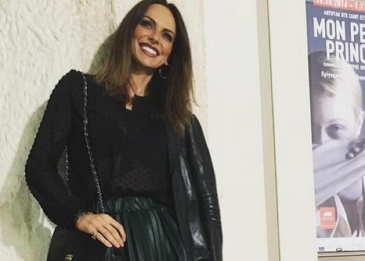Μπέττυ Μαγγίρα: Μας δείχνει το νέο look στα μαλλιά της και ποζάρει μ’ εντυπωσιακή τουαλέτα! [pic]