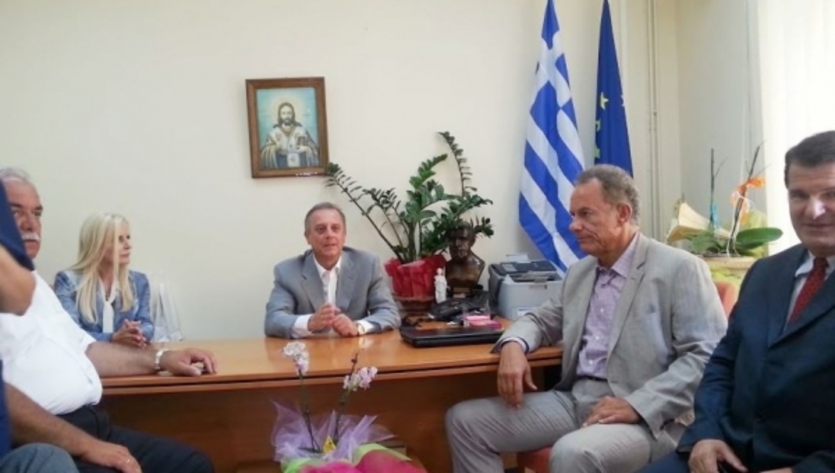 Αυτοψία στο νοσοκομείο Λευκάδας έκανε ο υφ. Υγείας Αντώνης Μπέζας