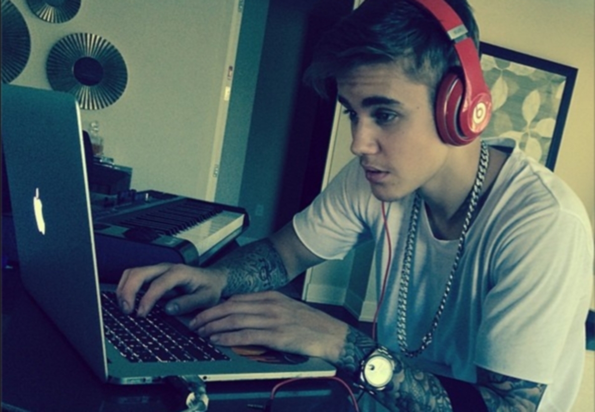 Δείτε που σπαταλάει τα λεφτά του ο Bieber (φωτό, βίντεο)