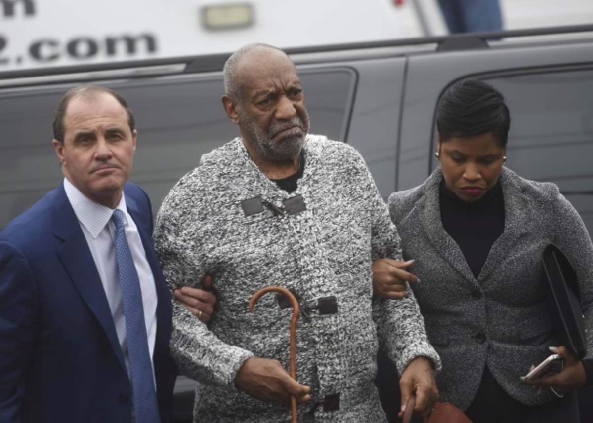 Η στιγμή της σύλληψης του Bill Cosby! ΦΩΤΟ