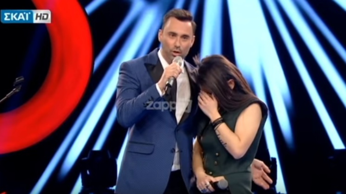 Ο Καπουτζίδης «έδωσε» στον αέρα την Billie για… την «τρέλα» της – Κατέβασε το κεφάλι και έφυγε!