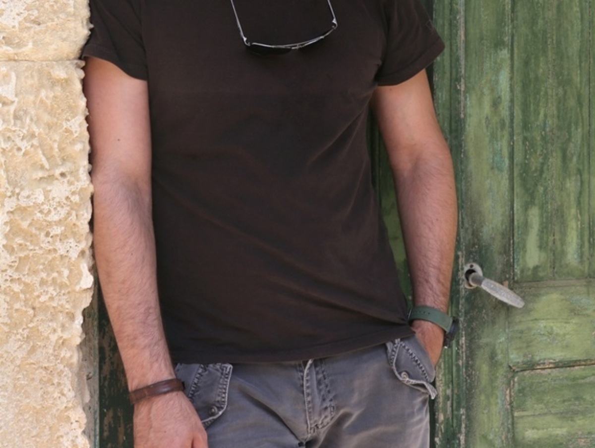 Έλληνας ηθοποιός: «Ήμουν παιδί της αλητείας! Μηχανάκια, κόντρες…»