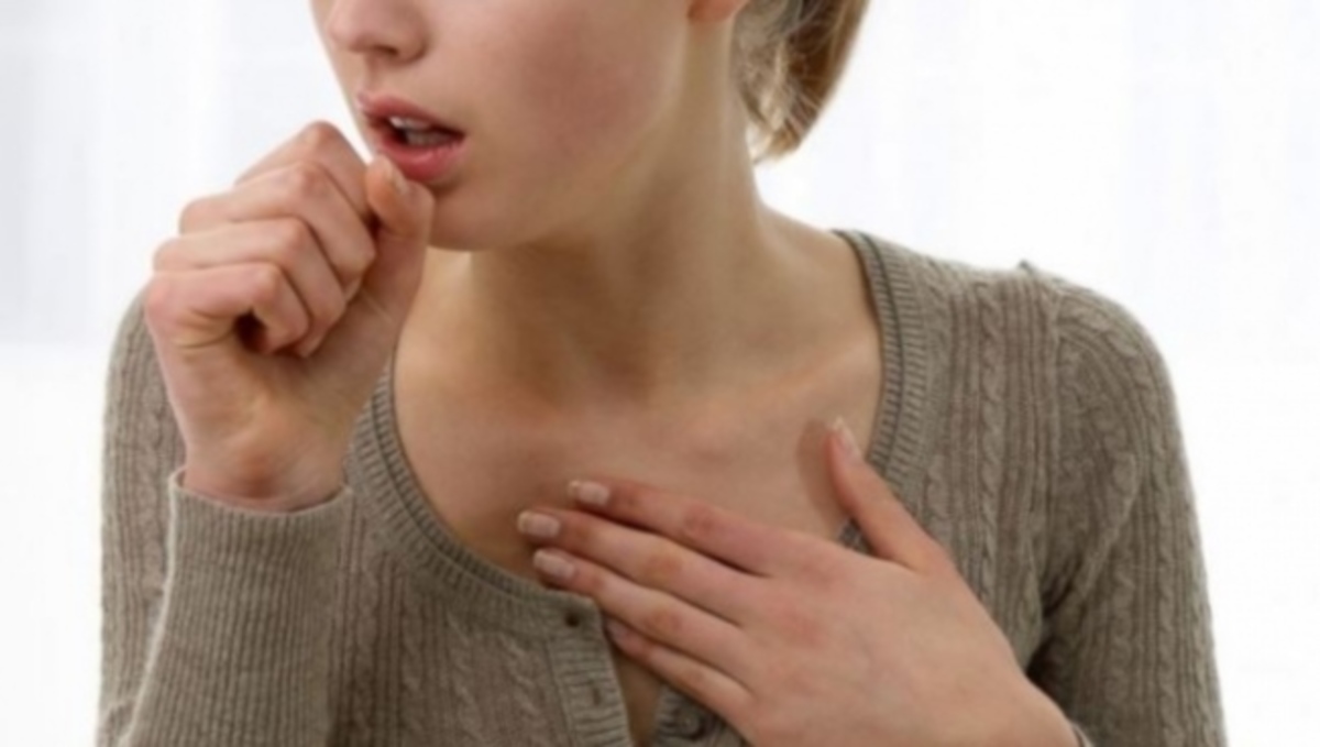 Πώς θα ηρεμήσετε από τον βήχα – Τι να προσέχετε με τα φάρμακα