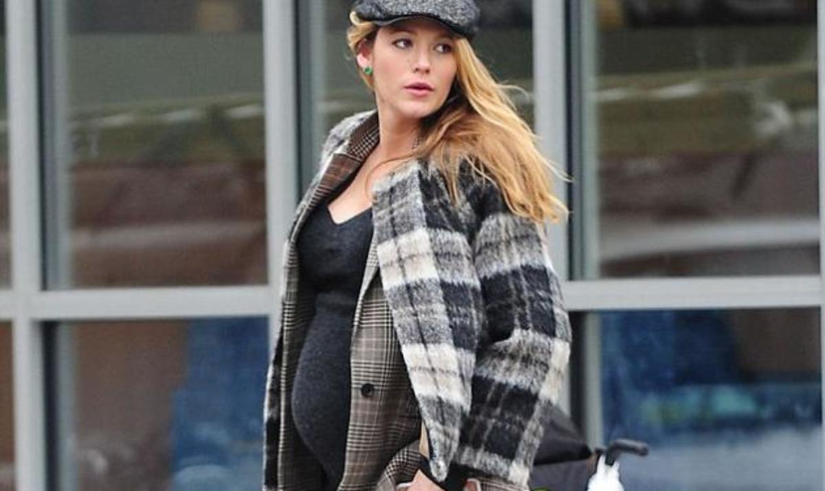 Blake Lively: Η φουσκωμένη κοιλιά της δεν κρύβεται πια!