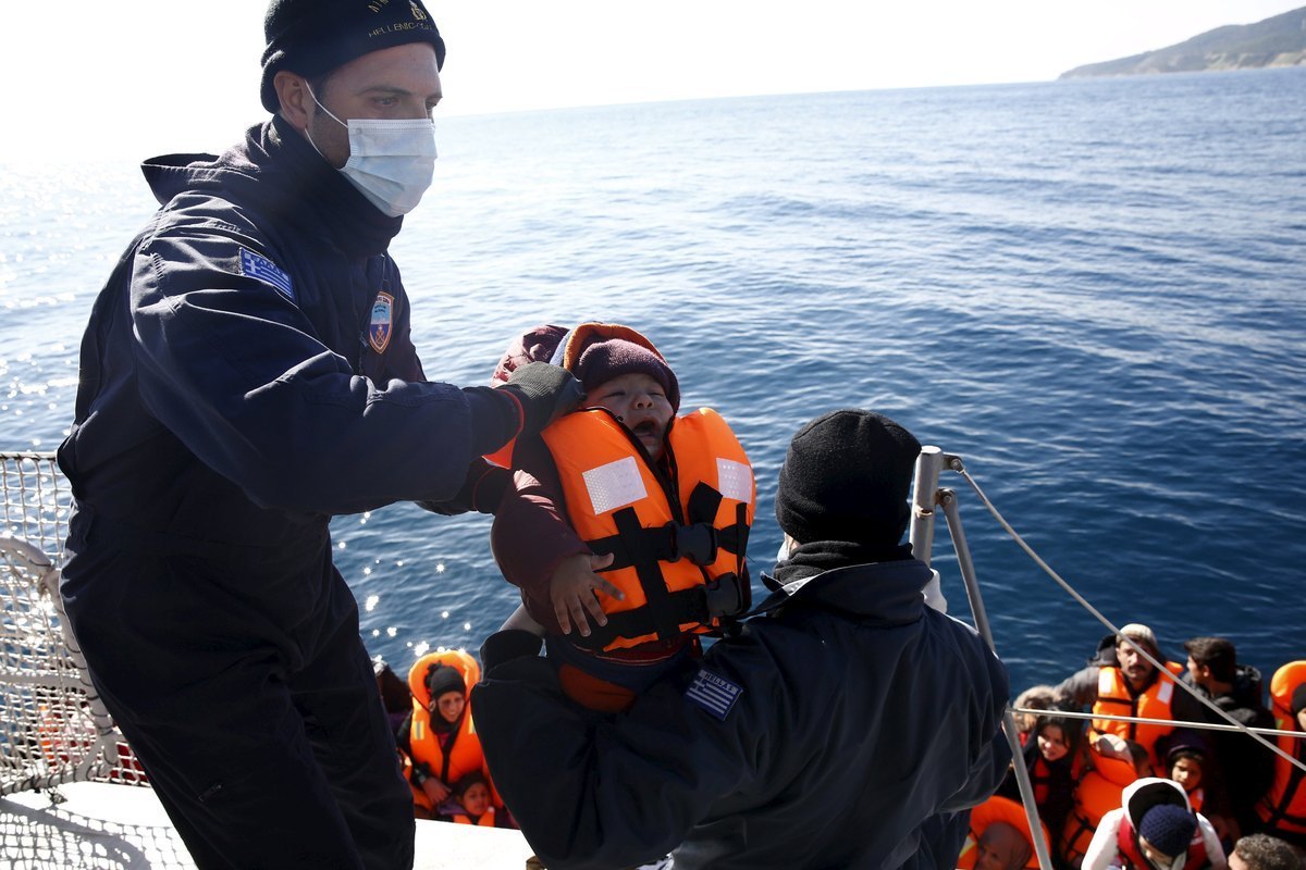 Ύμνοι Bild για την ελληνική ακτοφυλακή – “Ο αγώνας της για τη διάσωση προσφύγων ξεπερνά τις διακηρύξεις των Ευρωπαίων”