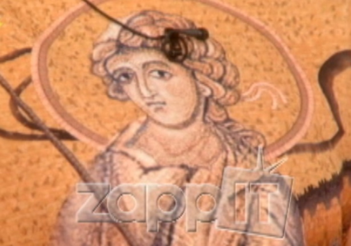 Ελληνίδα παρουσιάστρια φόρεσε μπλούζα με αγιογραφία!