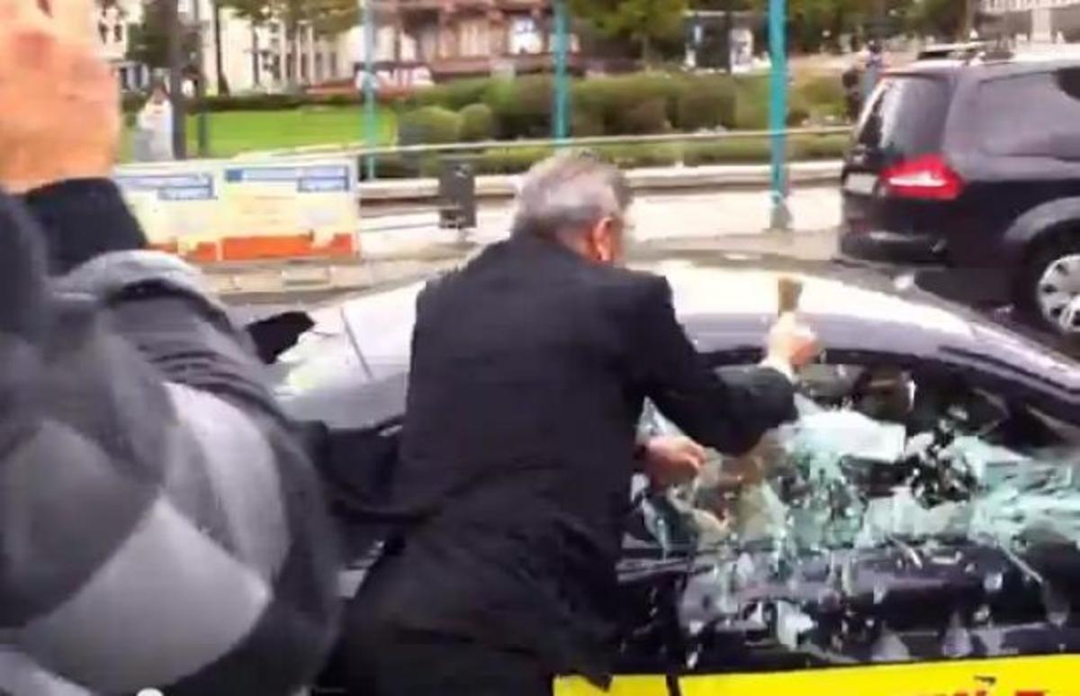 Αγανακτισμένος Ιρανός διαλύει με βαριοπούλα την αξίας 150.000 ευρώ BMW του! ΔΕΙΤΕ βίντεο