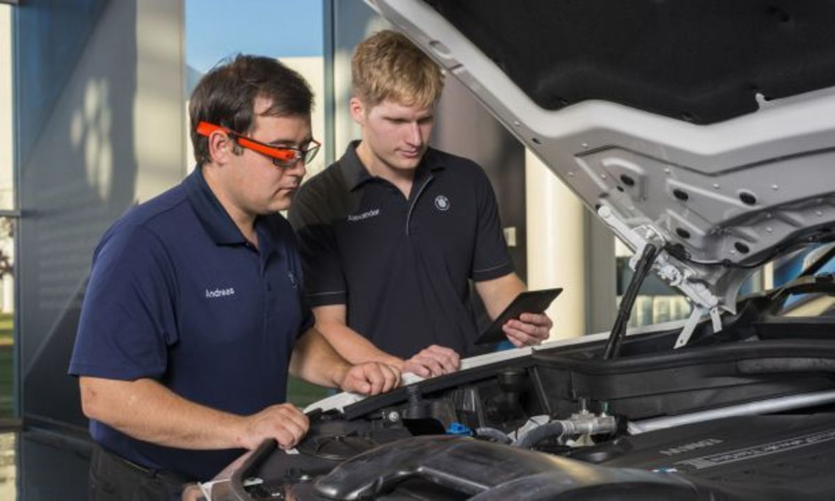 Η BMW δοκιμάζει έξυπνα γυαλιά για τη διασφάλιση ποιότητας στην παραγωγή των αυτοκινήτων της