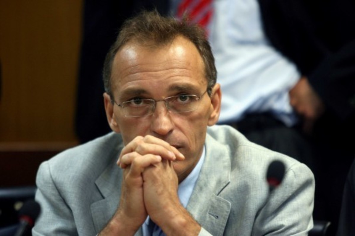 Παρουσιάσθηκε οικειοθελώς στον εισαγγελέα εκδόσεων ο Λεωνίδας Μπόμπολας