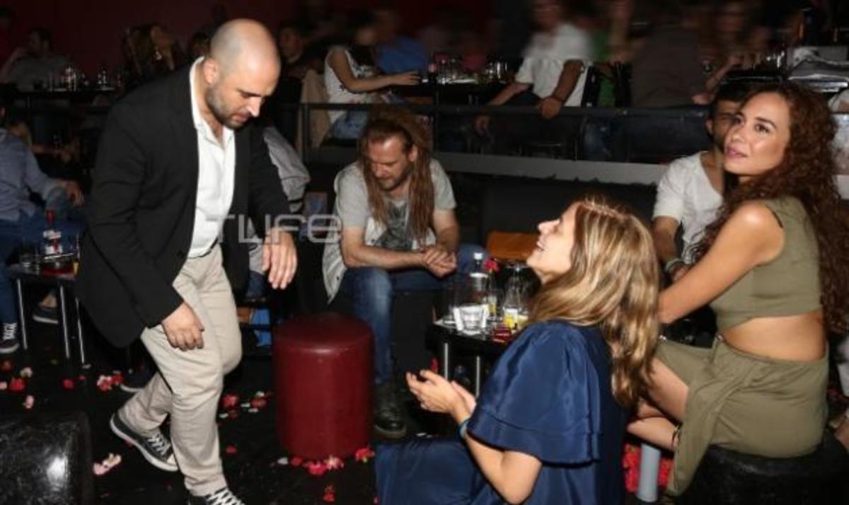 Δείτε τον Κωνσταντίνο Μπογδάνο να χορεύει ζεϊμπέκικο!