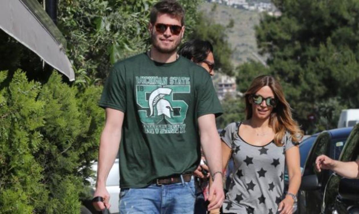 Γιώργος Μπόγρης: Γιατί απουσίαζε από την πρεμιέρα της Κοκκίνου; Όλο το παρασκήνιο