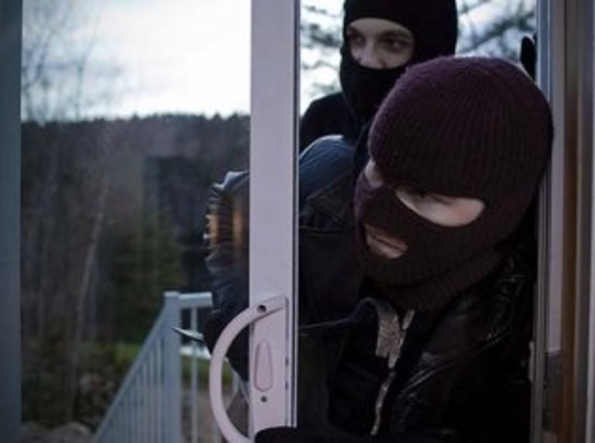 Κρήτη: Σύγχρονοι “Μπόνι και Κλάιντ” – Κατηγορούνται για 17 κλοπές