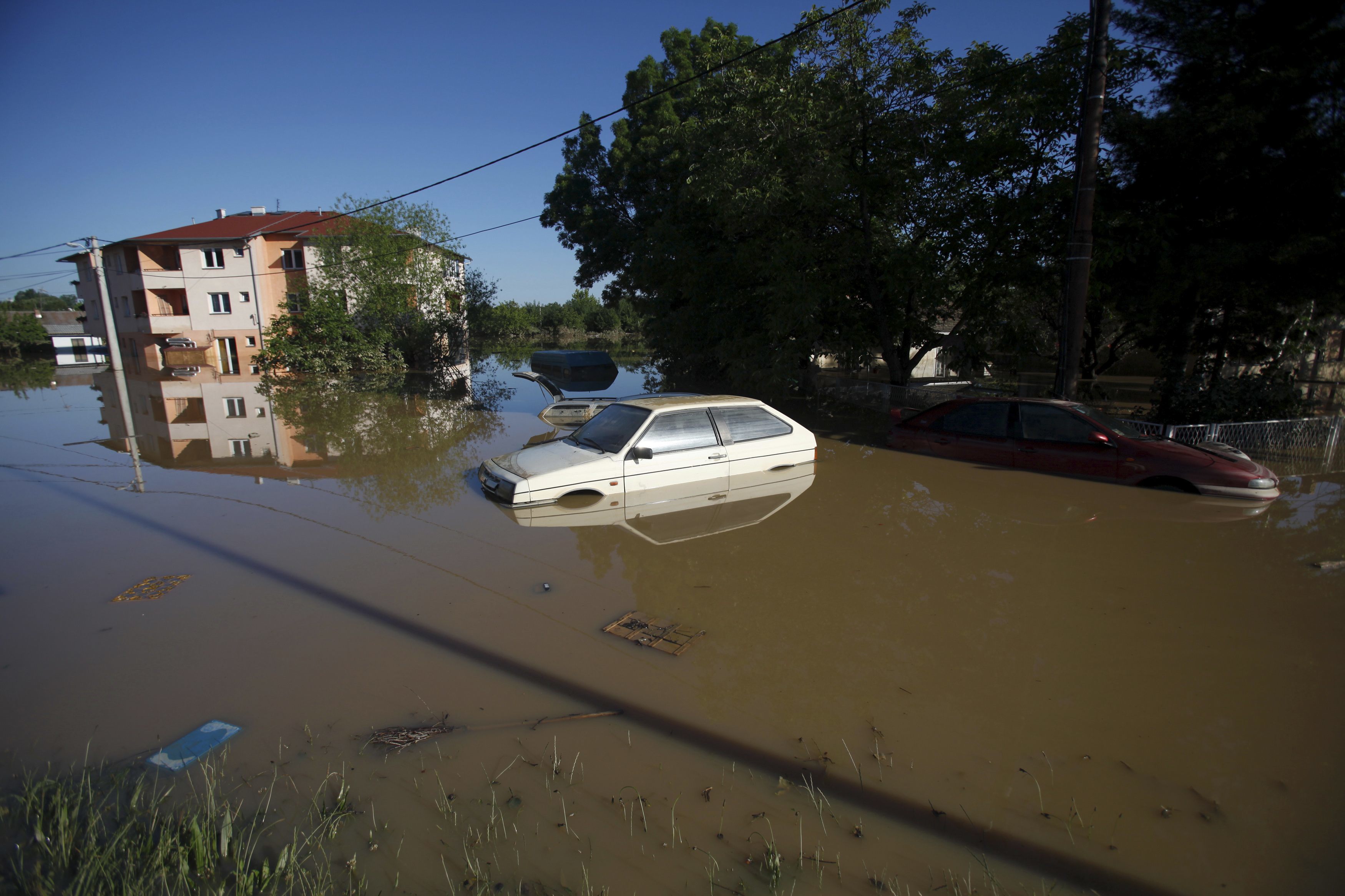 Χάος στα Βαλκάνια από τις φονικές πλημμύρες – 39 νεκροί, δεκάδες αγνοούμενοι (ΦΩΤΟ)