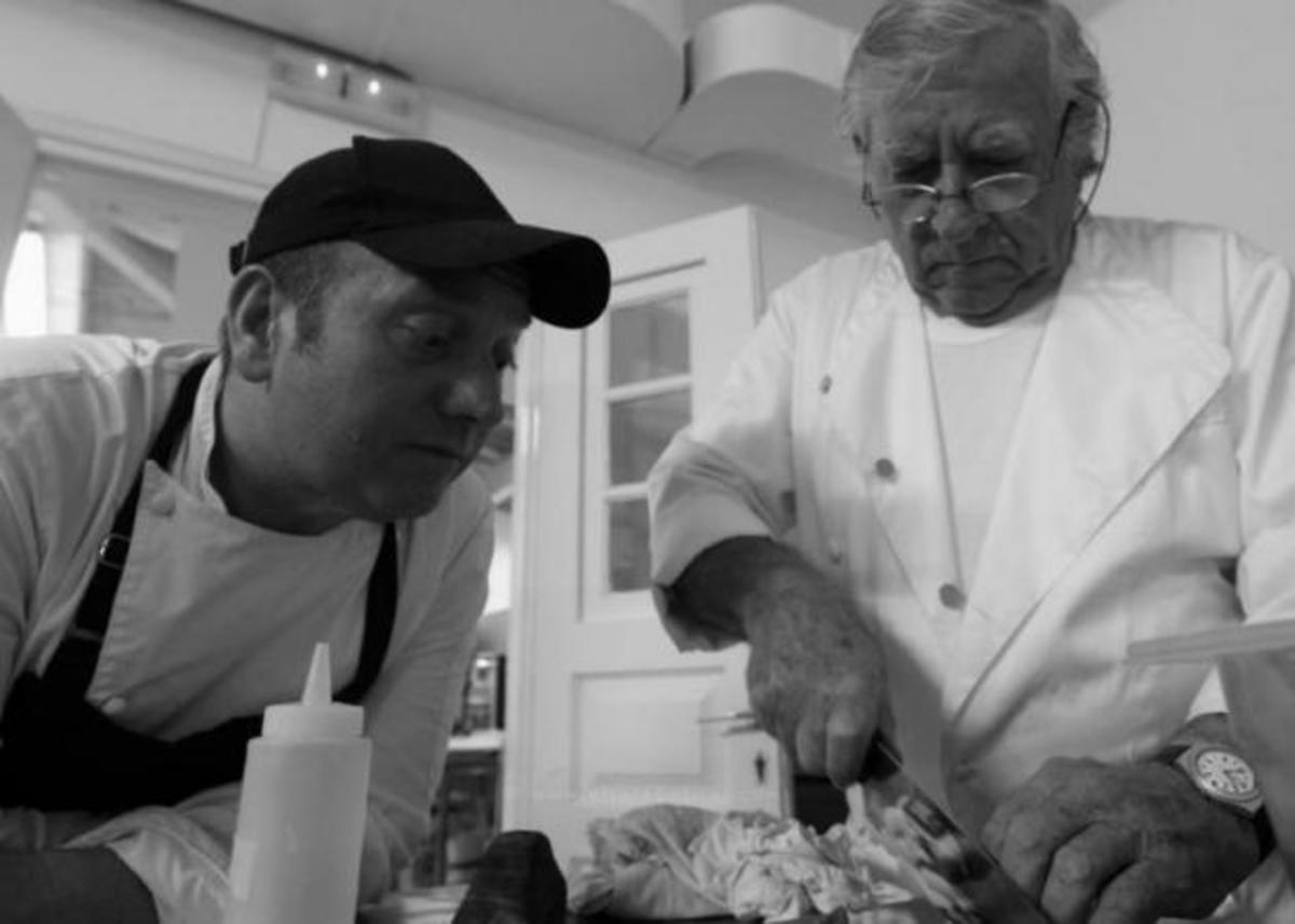 Θρήνος για τον Έκτορα Μποτρίνι – Πέθανε ο πατέρας του