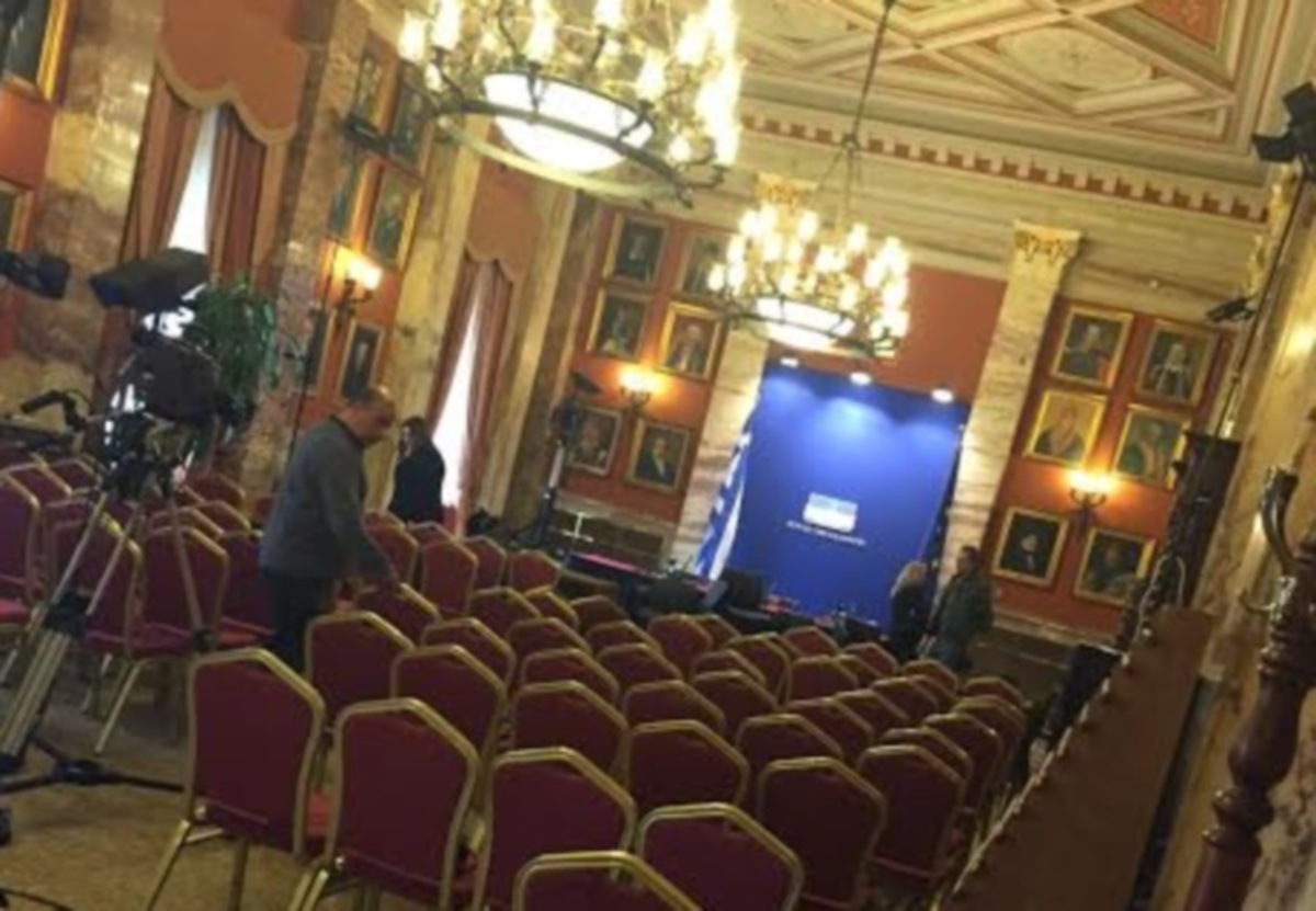 Το νέο show της Ζωής Κωνσταντοπούλου “έφαγε” δύο υπουργούς