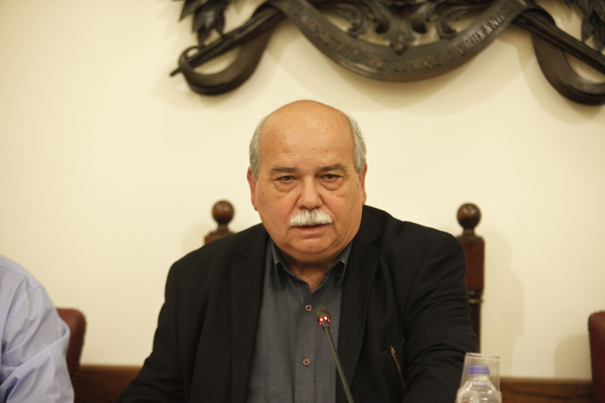 Ο Πρόεδρος της Βουλής δεν αποκλείεει τις υποκλοπές από μεγάλα συμφέροντα