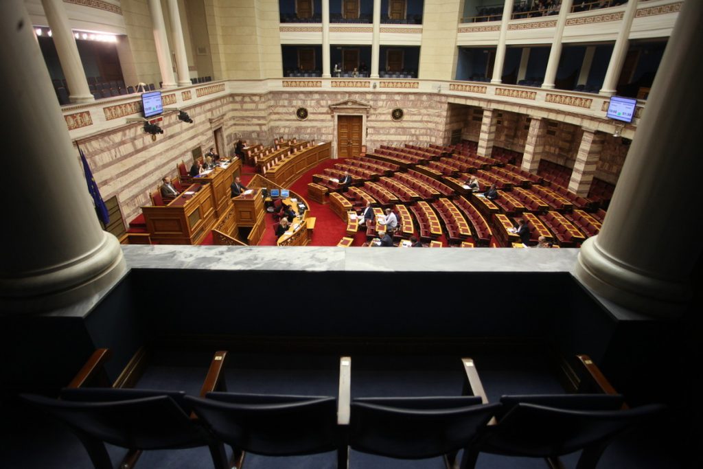Αναβολή της ακρόασης των 4 υπερθεματιστών στη Βουλή για τις τηλεοπτικές άδειες