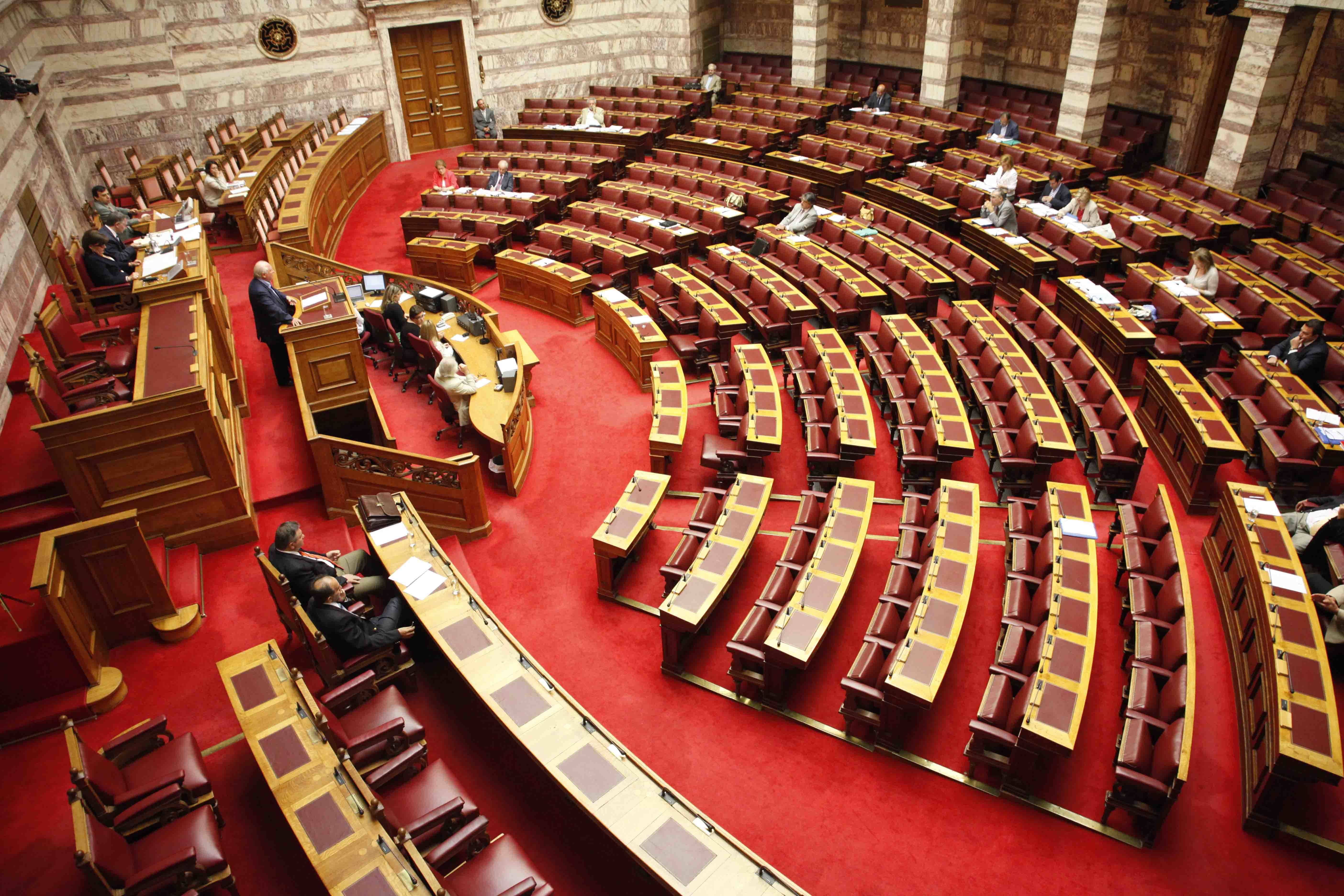 Βαριές “καμπάνες” στους “άτακτους” βουλευτές μέσα στο κοινοβούλιο