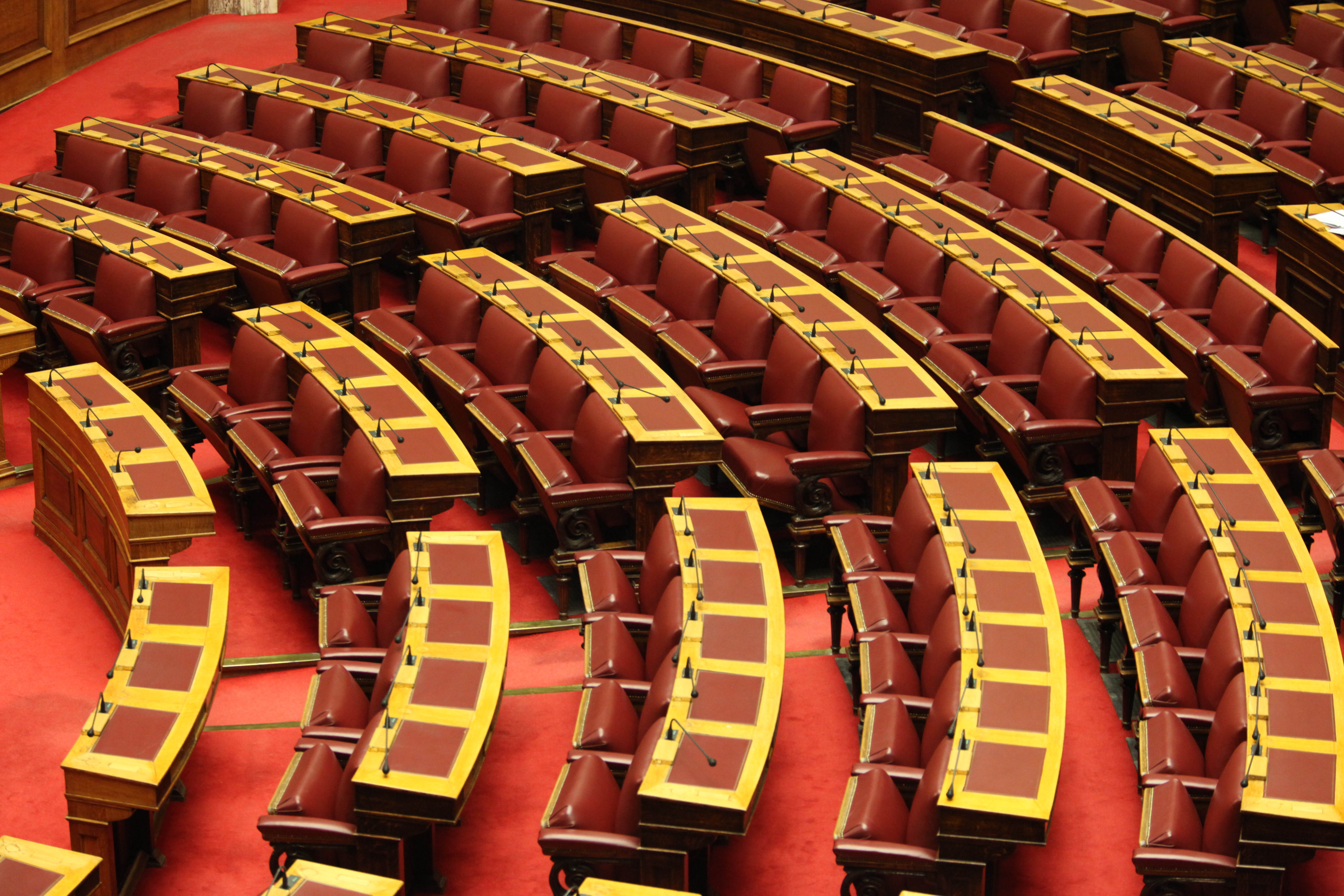 Οι μετακλητοί, οι παράκλητοι και οι αμετάκλητοι