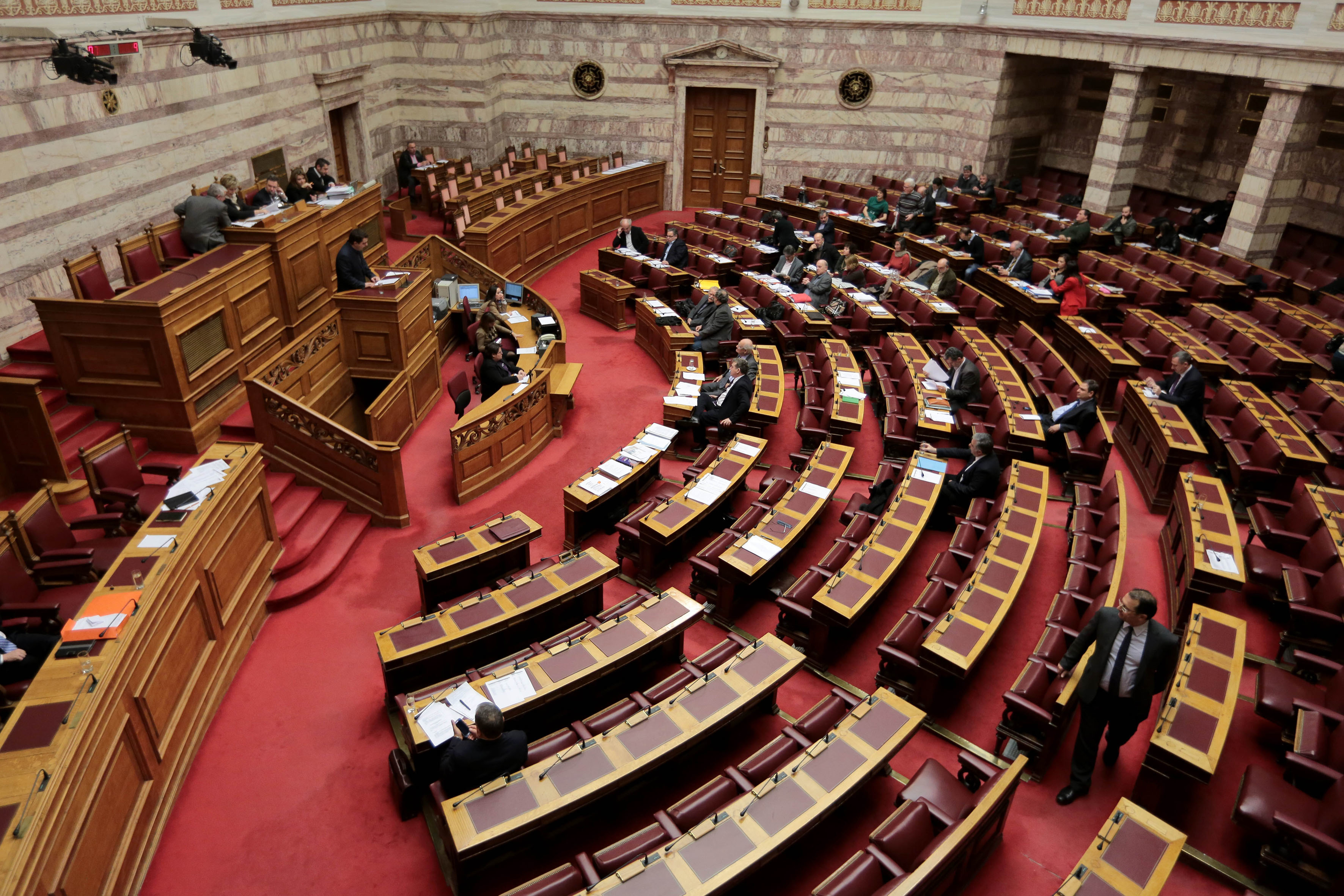 Μπάχαλο για τις πράξεις νομοθετικού περιεχομένου – Αποχώρησαν ΚΚΕ, ΣΥΡΙΖΑ, Χρυση Αυγή