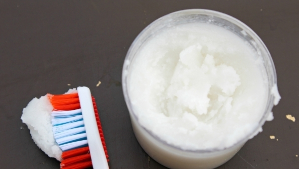 Βουρτσίστε τα δόντια σας με αυτό και θα… πετάξετε την οδοντόκρεμα