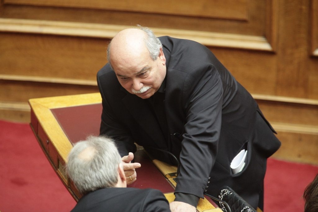 Έξαλλος ο Νίκος Βούτσης με τη “βροχή” περίεργων τροπολογιών στη Βουλή – Πώς σκοπεύει να σταματήσει τους υπουργούς
