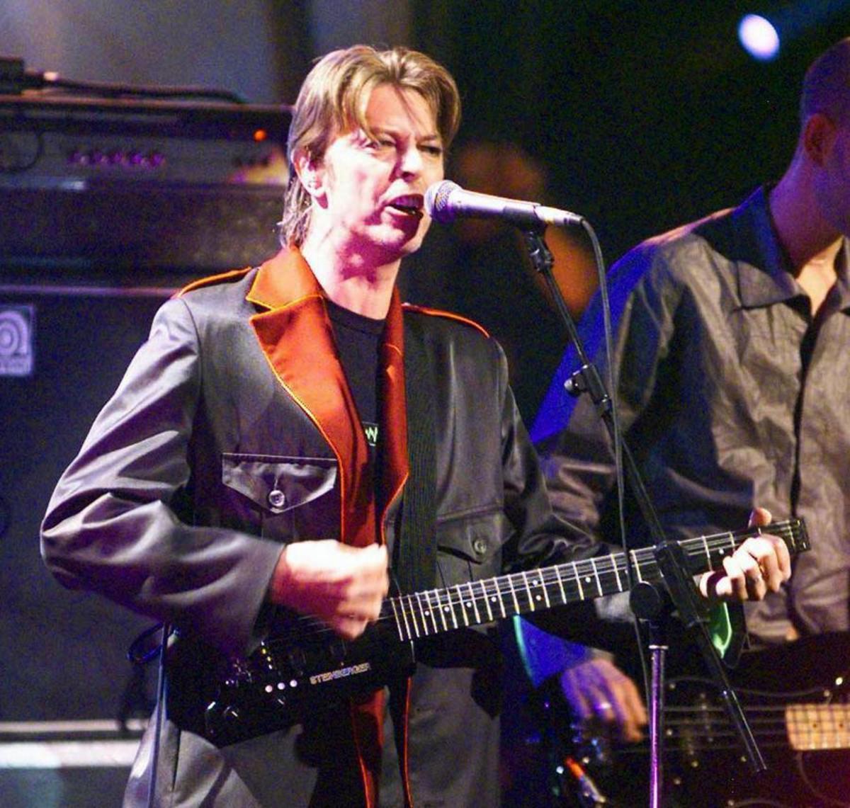 Χαμός στο Twitter: Ποιος είναι αυτός ο David Bowie;