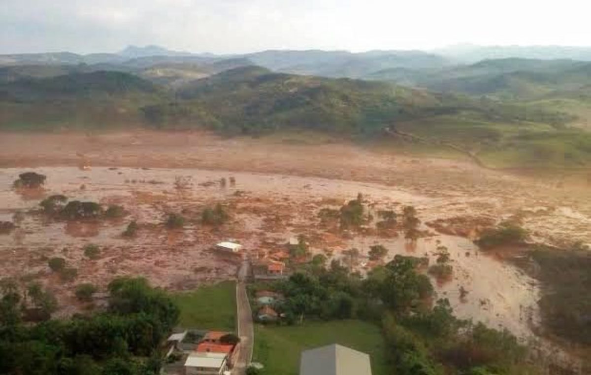 Έσπασε φράγμα στη Βραζιλία: 17 νεκροί, 45 αγνοούμενοι (ΦΩΤΟ, VIDEO)