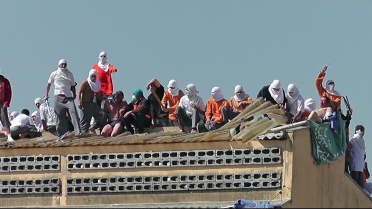 Αποκεφάλισαν κρατούμενους, όμηροι σωφρονιστικοί υπάλληλοι (βίντεο, φωτό)