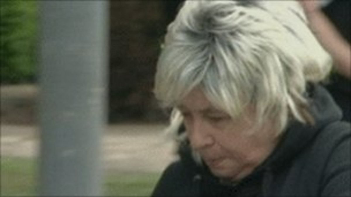 Επινε, γεννούσε τα παιδιά της και τα έκρυβε στην ντουλάπα!