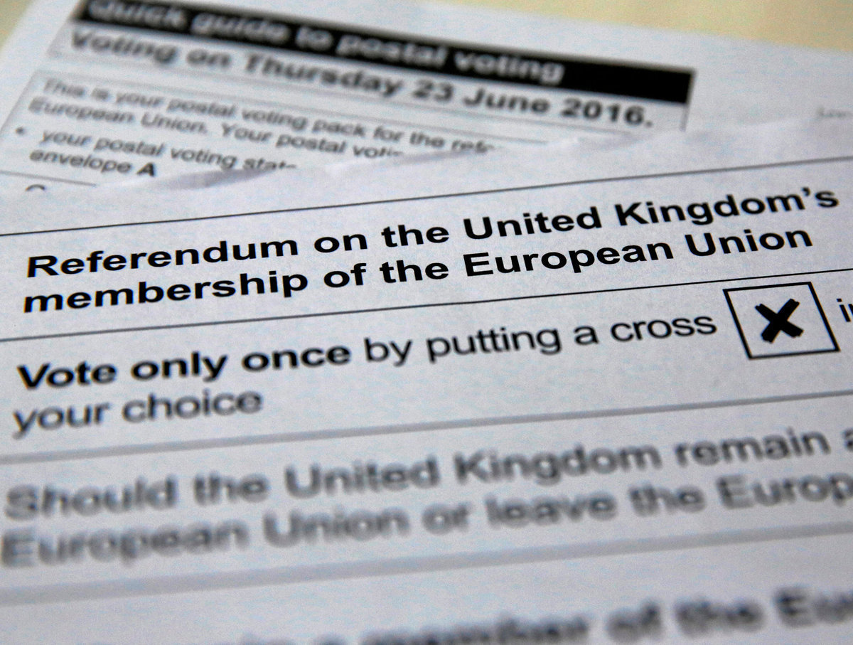 Βρετανία: Έριξε το σύστημα η “επιδρομή” νέων εγγραφών για το δημοψήφισμα – Όχι στο Brexit λένε οι νέοι