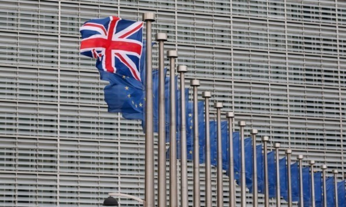 Βρετανία – Δημοσκόπηση: Προβάδισμα υπέρ της παραμονής στην ΕΕ