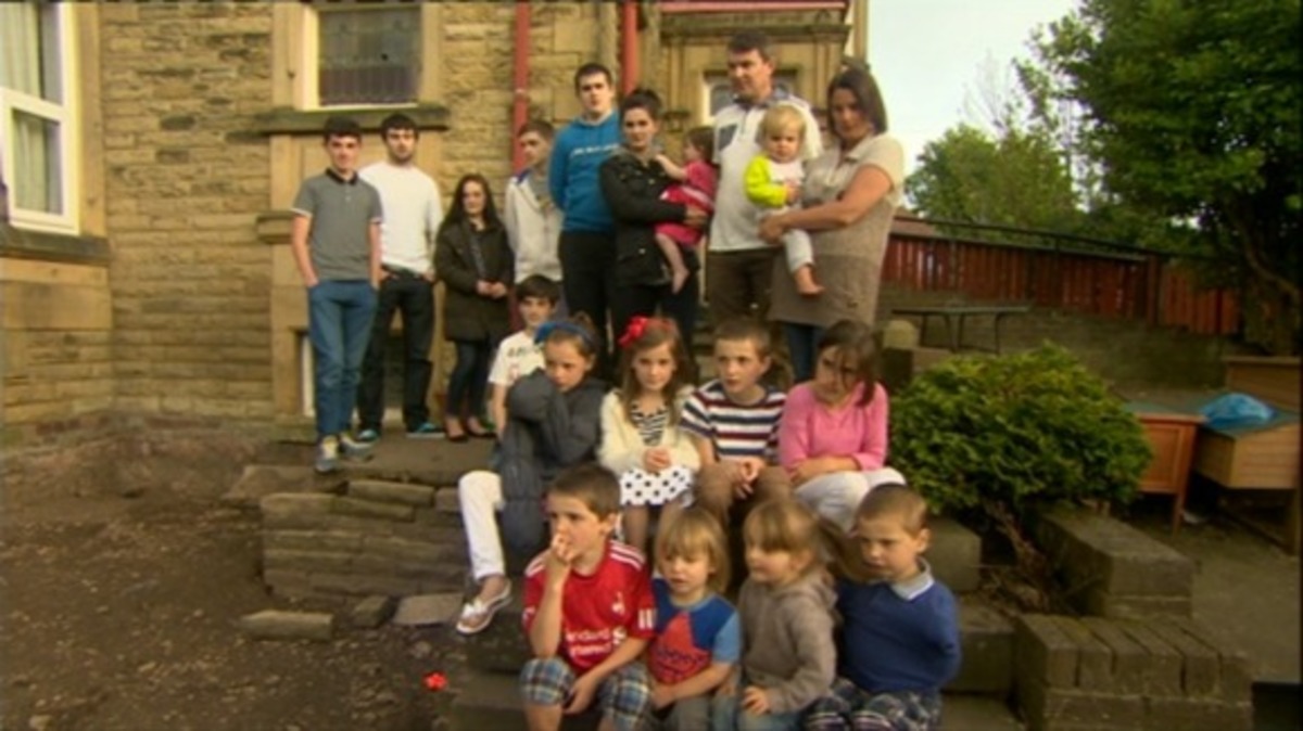 Έχουν 16 παιδιά και περιμένουν το 17ο! (ΦΩΤΟ, ΒΙΝΤΕΟ)