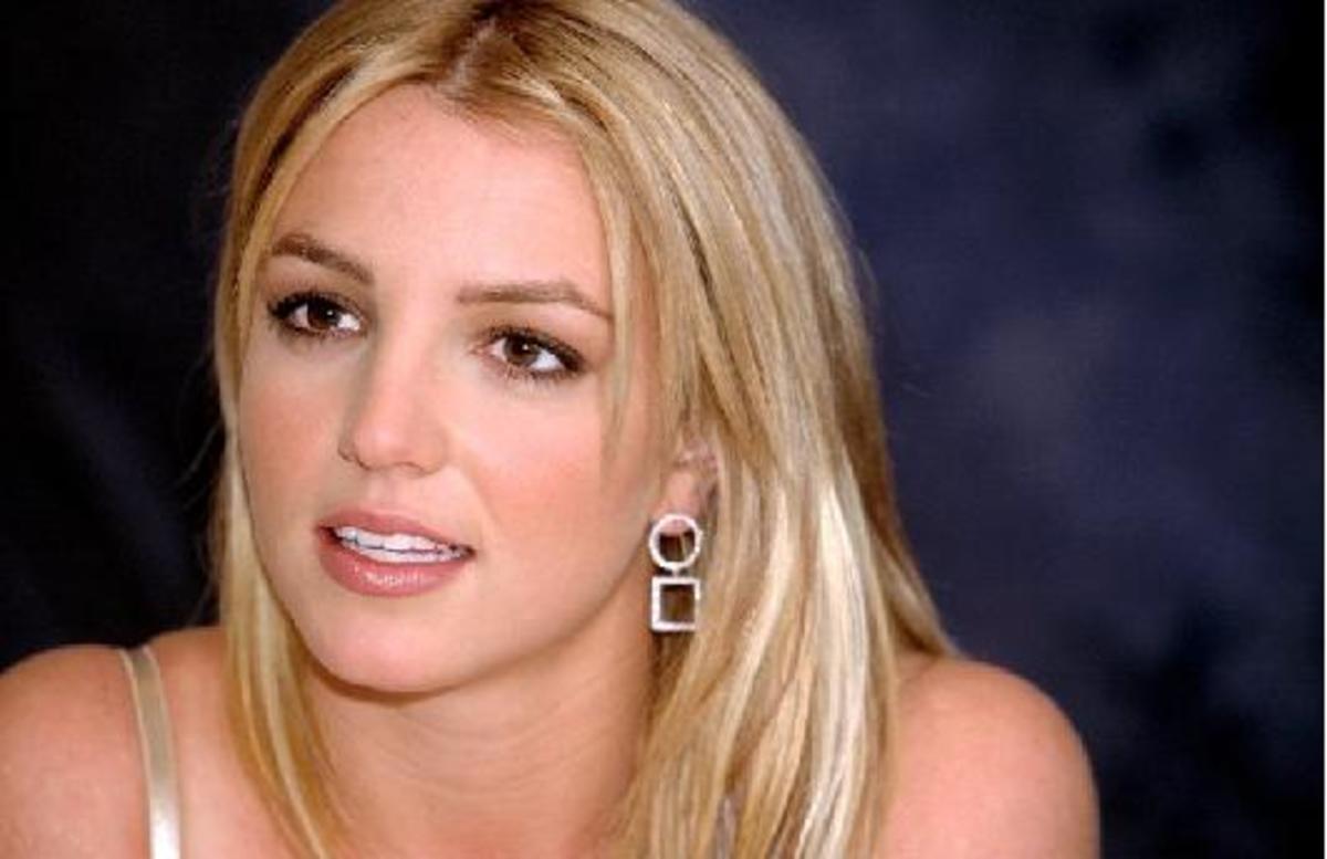 Στο ράφι και η Britney Spears!