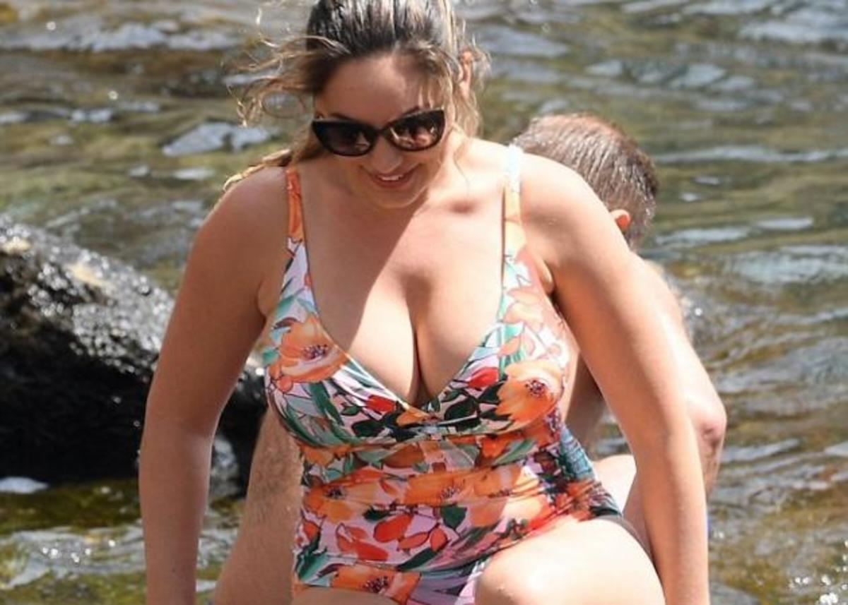 Αγνώριστη η Kelly Brook! Χαμός με τις χωρίς ρετούς φωτογραφίες της