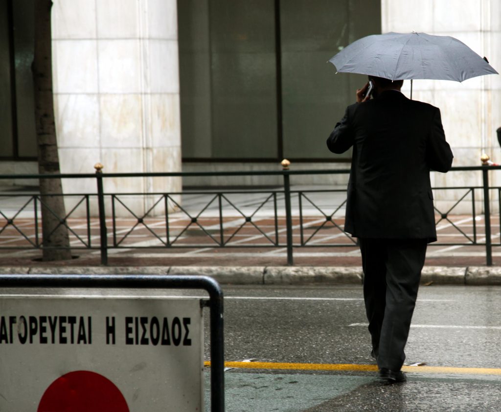 Βροχές και ισχυροί άνεμοι σε όλη τη χώρα