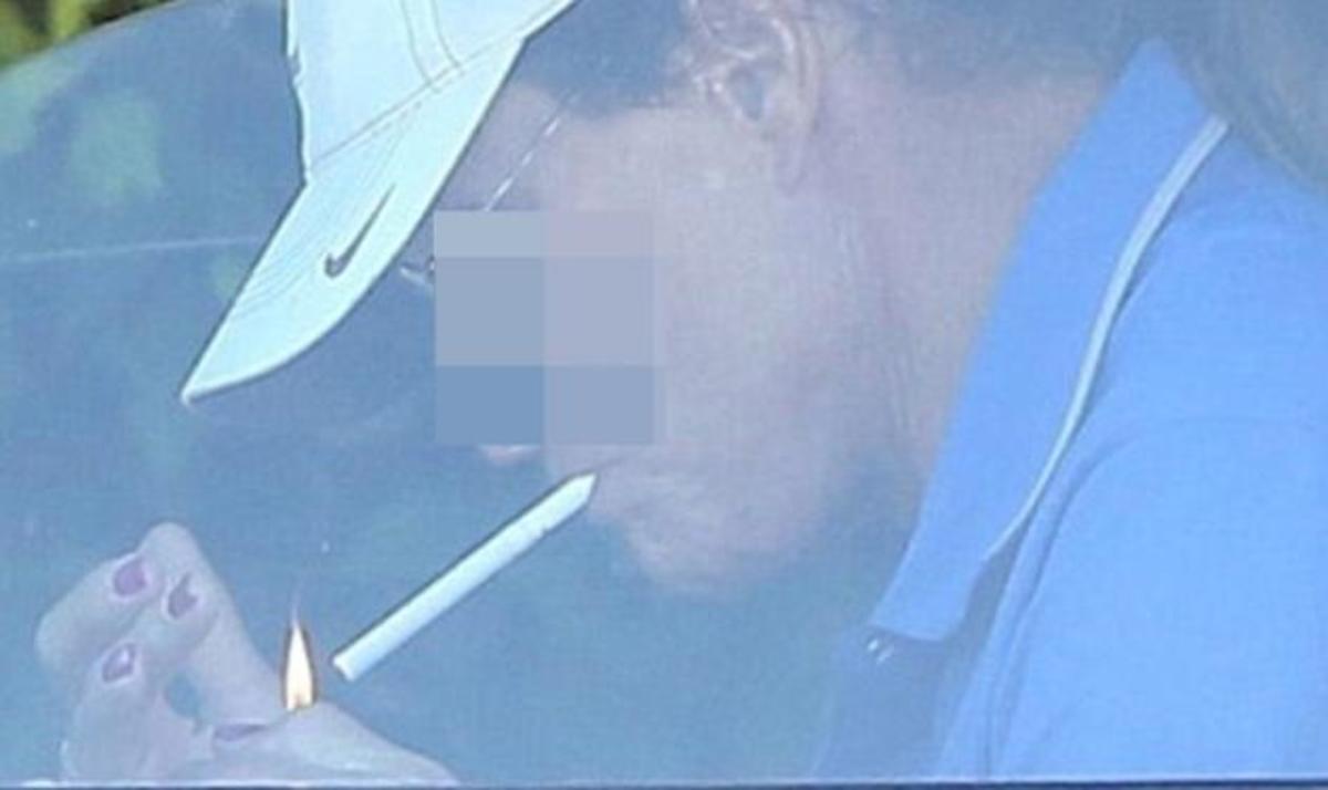 Πατέρας διάσημης οικογένειας, απαθανατίστηκε με ροζ νύχια! Το ξέσπασμα της μητέρας του
