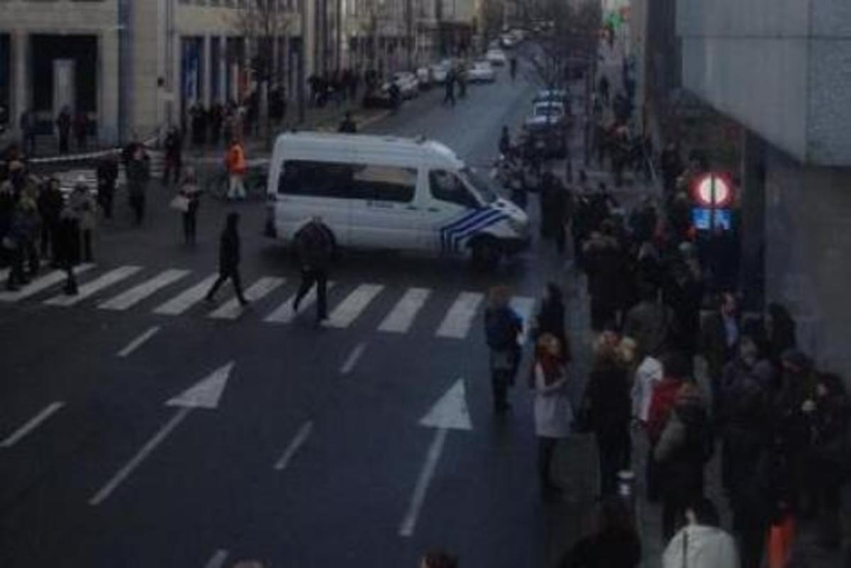 Βρυξέλλες: Όπλα σε αυτοκίνητο “εκκένωσαν” κτίρια του Ευρωπαϊκού Κοινοβουλίου