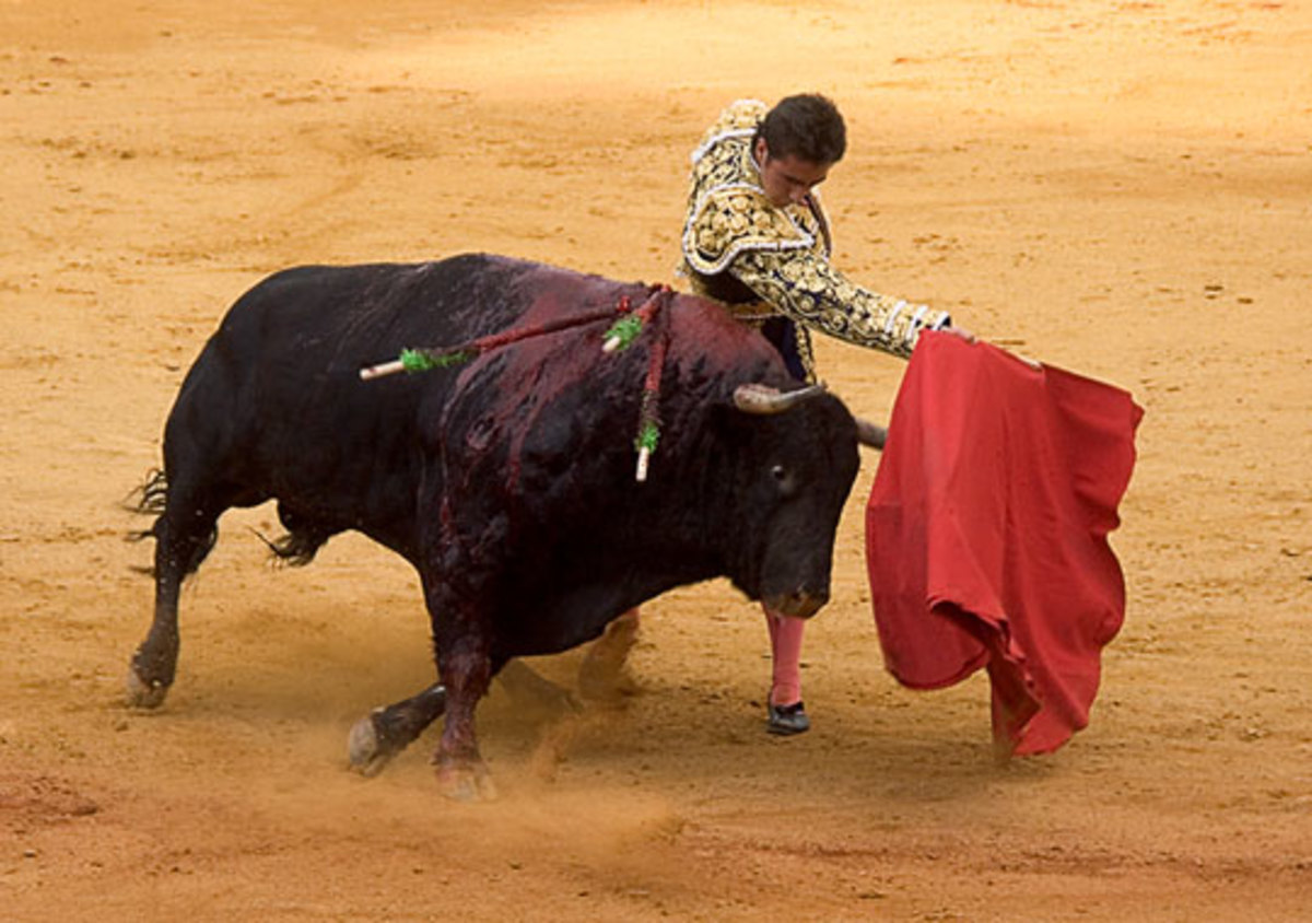 Αφιονίστηκαν” τα ελληνικά spreads από τον ισπανικό ταύρο
