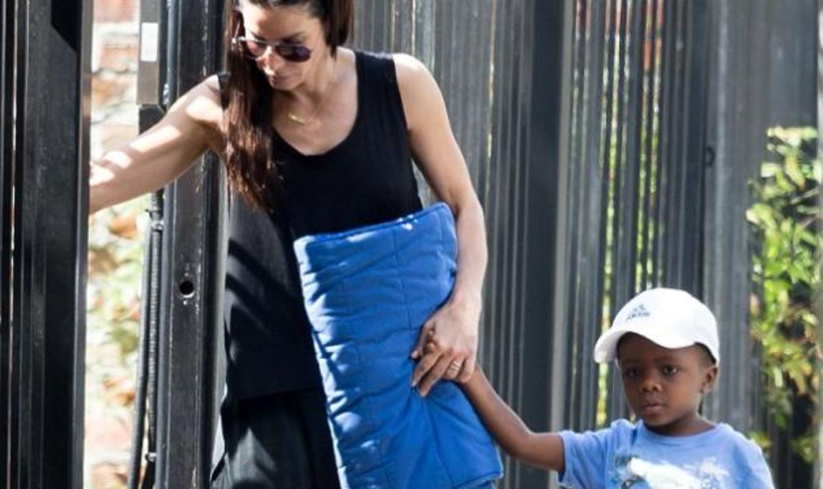 Sandra Bullock: Έγινε και πάλι μαμά!