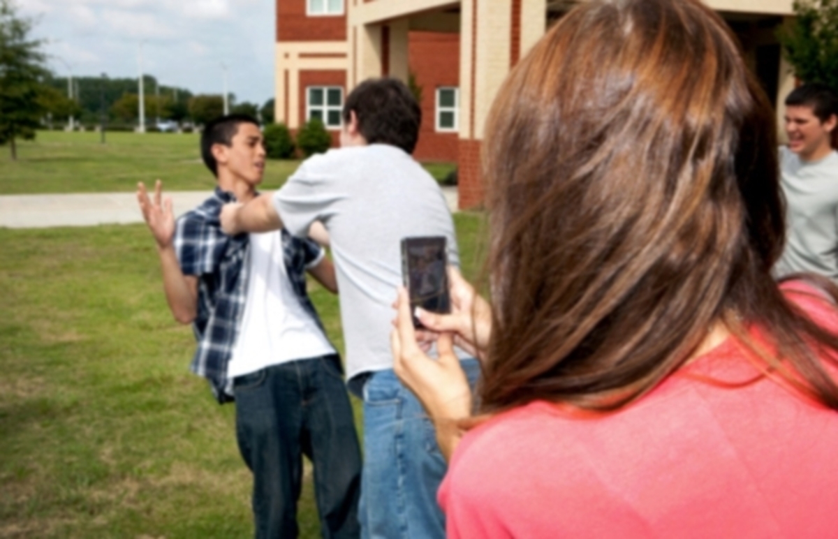Μήπως το παιδί σας έχει πέσει θύμα “bullying”; Τι πρέπει να γνωρίζουν οι γονείς